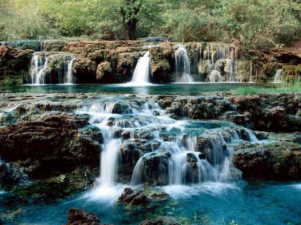 http://trikkiworld.com/images/bg/bg_waterfalls/15012011/15012011_waterfall.jpg